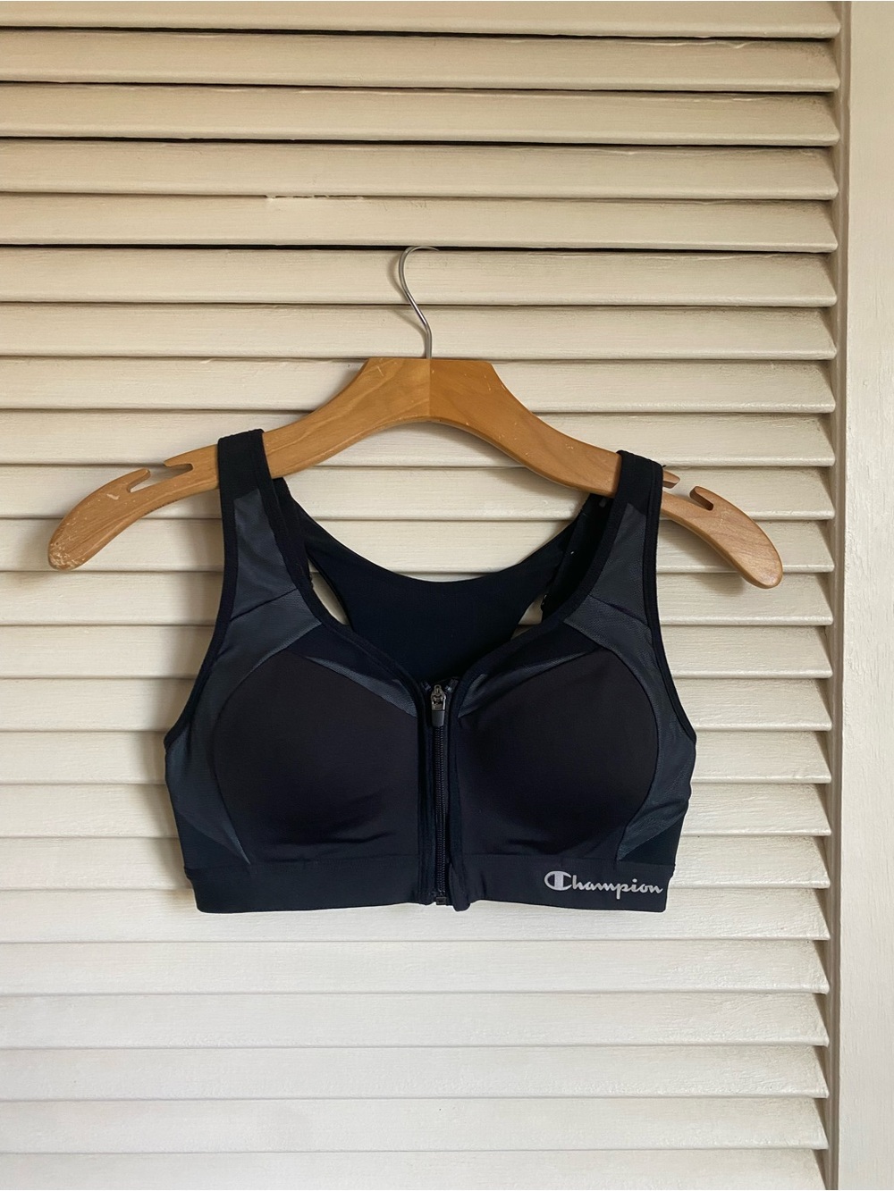 Champion High-Support Black Sports Bra in Size 32B
